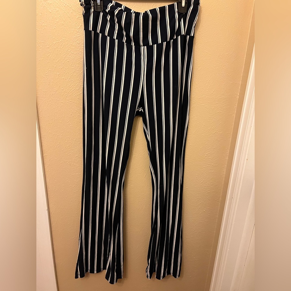Navy blue and white stretchy wide leg pants